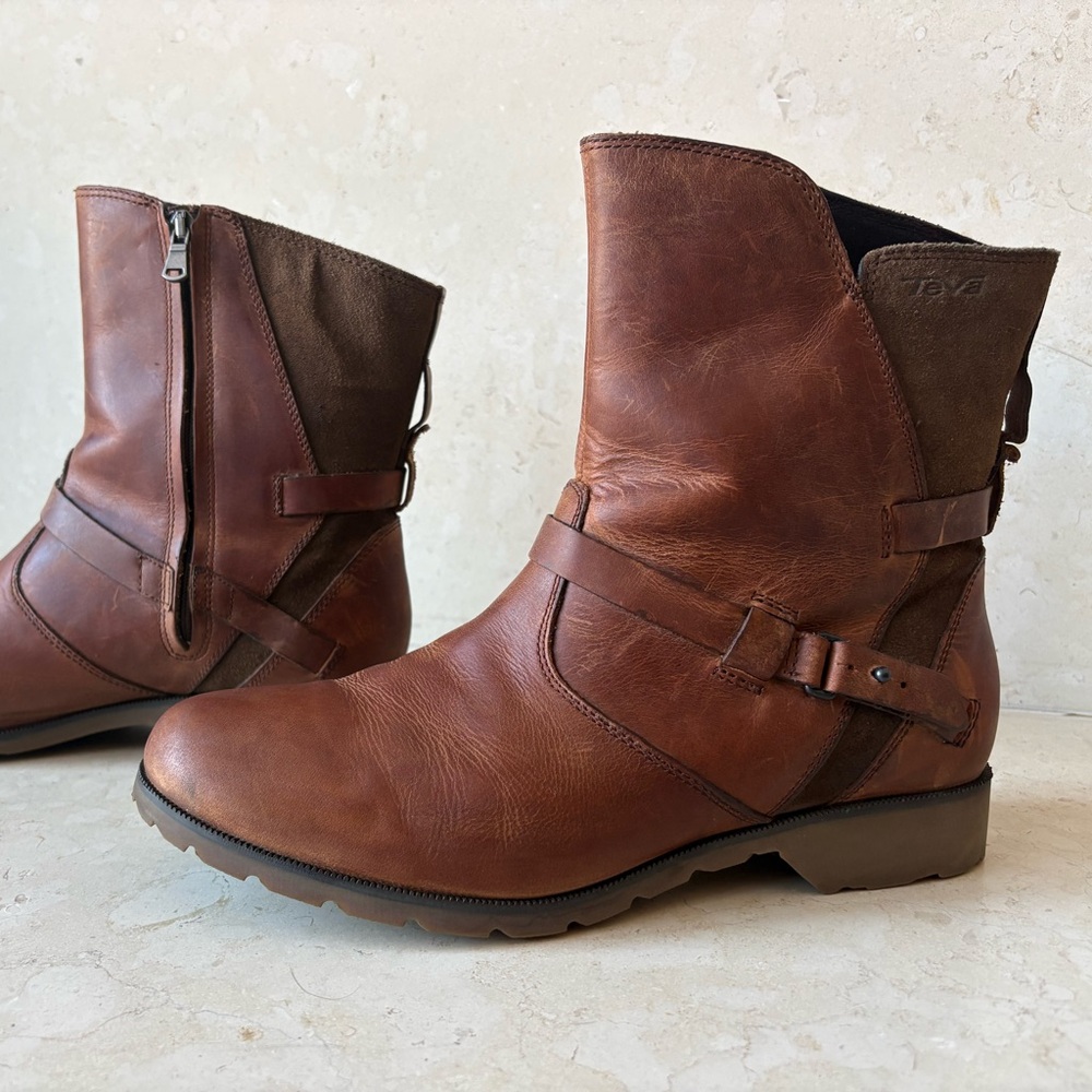 Teva Delavina Low Leather Boots